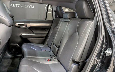 Toyota Highlander, 2024 год, 5 700 000 рублей, 12 фотография