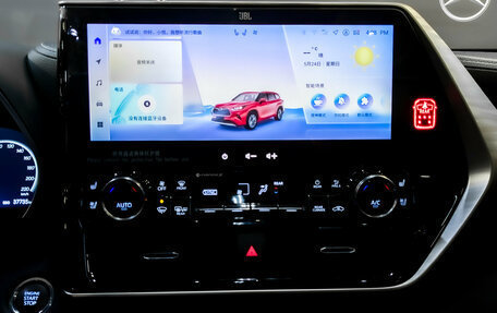 Toyota Highlander, 2024 год, 5 700 000 рублей, 15 фотография