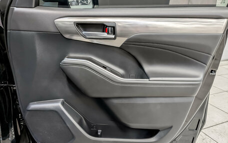 Toyota Highlander, 2024 год, 5 700 000 рублей, 25 фотография