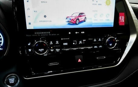 Toyota Highlander, 2024 год, 5 700 000 рублей, 30 фотография