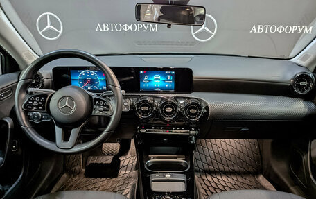 Mercedes-Benz A-Класс, 2020 год, 2 450 000 рублей, 14 фотография