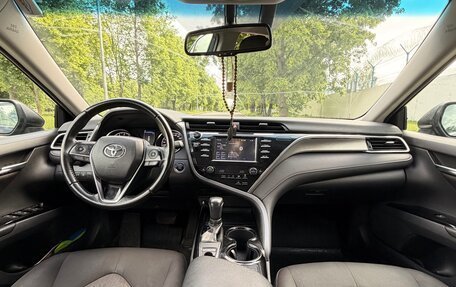 Toyota Camry, 2018 год, 2 500 000 рублей, 5 фотография