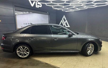 Audi A4, 2017 год, 2 200 000 рублей, 8 фотография