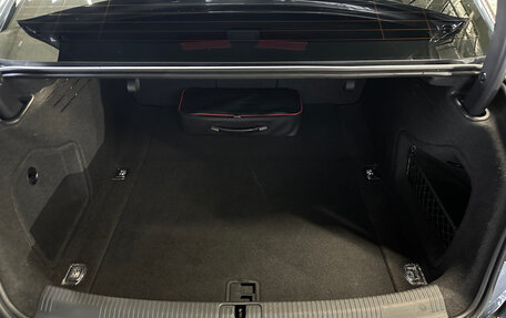 Audi A4, 2017 год, 2 200 000 рублей, 15 фотография