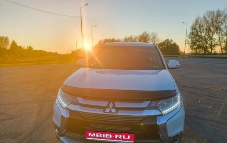 Mitsubishi Outlander III рестайлинг 3, 2016 год, 2 500 000 рублей, 1 фотография