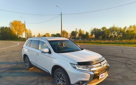 Mitsubishi Outlander III рестайлинг 3, 2016 год, 2 500 000 рублей, 8 фотография