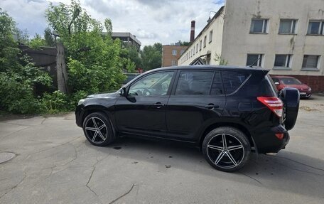 Toyota RAV4, 2011 год, 1 300 000 рублей, 2 фотография