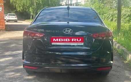 Hyundai Solaris II рестайлинг, 2021 год, 1 680 000 рублей, 2 фотография