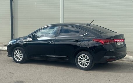 Hyundai Solaris II рестайлинг, 2021 год, 1 680 000 рублей, 6 фотография