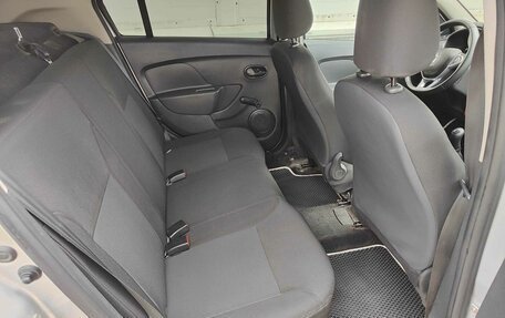 Renault Logan II, 2018 год, 649 000 рублей, 13 фотография