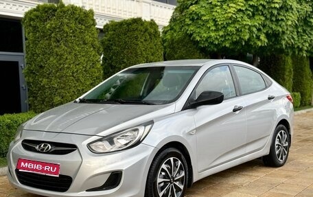 Hyundai Solaris II рестайлинг, 2014 год, 595 000 рублей, 1 фотография