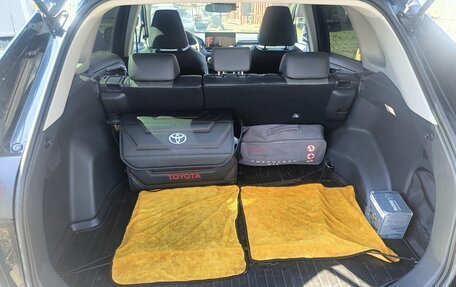 Toyota RAV4, 2024 год, 3 750 000 рублей, 17 фотография