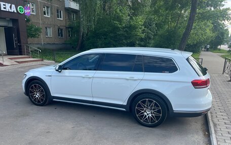Volkswagen Passat B8 рестайлинг, 2018 год, 2 800 000 рублей, 9 фотография