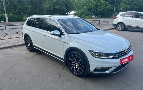 Volkswagen Passat B8 рестайлинг, 2018 год, 2 800 000 рублей, 4 фотография