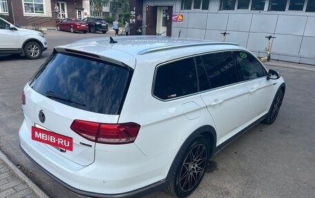 Volkswagen Passat B8 рестайлинг, 2018 год, 2 800 000 рублей, 10 фотография