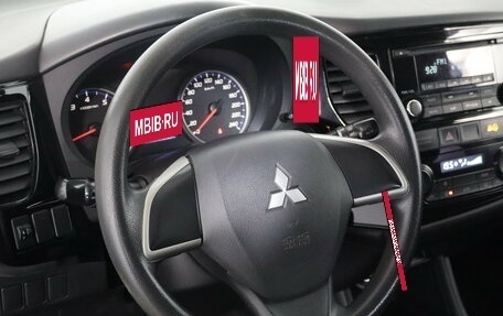 Mitsubishi Outlander III рестайлинг 3, 2012 год, 1 099 000 рублей, 9 фотография