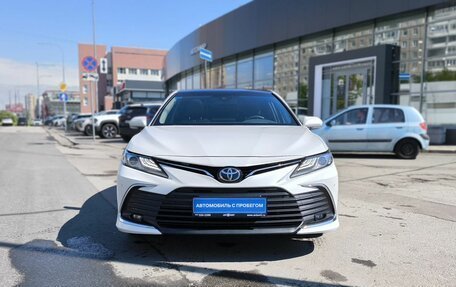 Toyota Camry, 2023 год, 3 750 000 рублей, 2 фотография