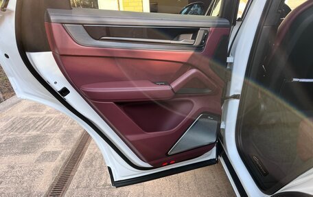 Porsche Cayenne III, 2024 год, 23 990 000 рублей, 21 фотография