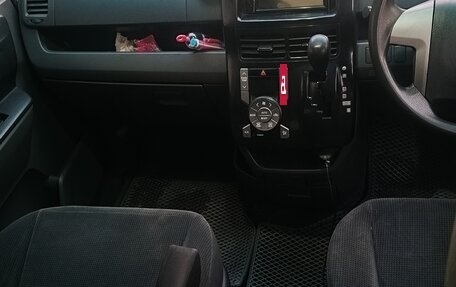 Toyota Voxy II, 2009 год, 1 150 000 рублей, 8 фотография
