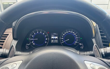 Infiniti QX70, 2014 год, 2 200 000 рублей, 16 фотография