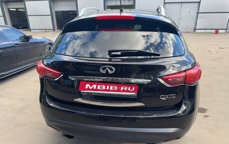 Infiniti QX70, 2014 год, 2 200 000 рублей, 10 фотография