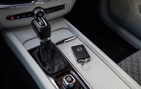 Volvo XC60 II, 2018 год, 2 500 000 рублей, 24 фотография