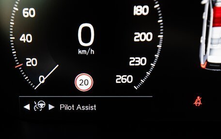 Volvo XC60 II, 2018 год, 2 500 000 рублей, 33 фотография