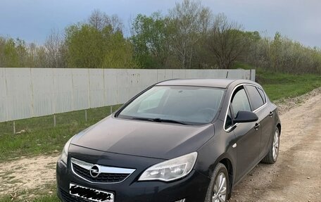 Opel Astra J, 2011 год, 530 000 рублей, 1 фотография