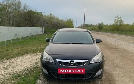 Opel Astra J, 2011 год, 530 000 рублей, 2 фотография