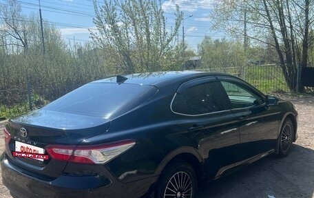 Toyota Camry, 2021 год, 2 100 000 рублей, 5 фотография