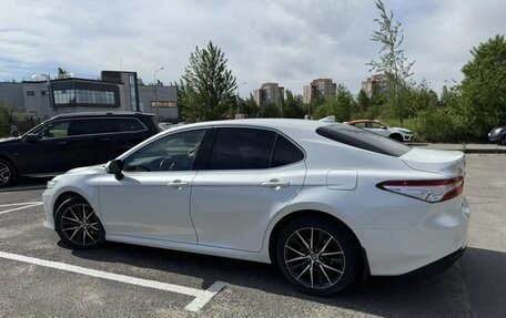 Toyota Camry, 2021 год, 3 150 000 рублей, 1 фотография