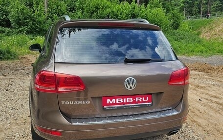 Volkswagen Touareg III, 2011 год, 1 900 000 рублей, 1 фотография