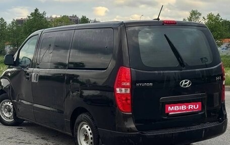 Hyundai H-1 II рестайлинг, 2016 год, 900 000 рублей, 2 фотография