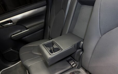 Toyota Highlander, 2025 год, 4 750 000 рублей, 29 фотография