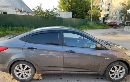 Hyundai Solaris II рестайлинг, 2013 год, 630 000 рублей, 2 фотография