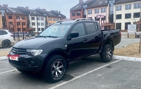 Mitsubishi L200 IV рестайлинг, 2014 год, 1 100 000 рублей, 2 фотография