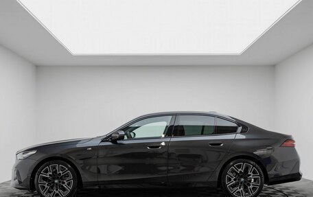 BMW 5 серия, 2025 год, 8 900 000 рублей, 10 фотография