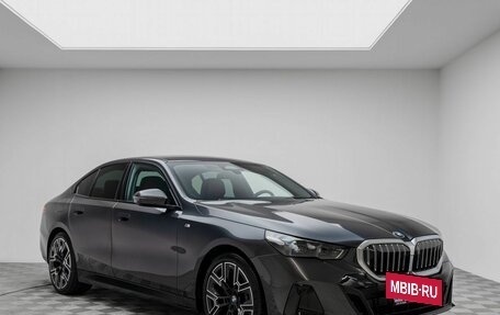 BMW 5 серия, 2025 год, 8 900 000 рублей, 4 фотография