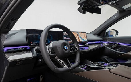 BMW 5 серия, 2025 год, 8 900 000 рублей, 13 фотография