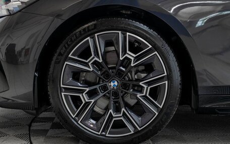 BMW 5 серия, 2025 год, 8 900 000 рублей, 11 фотография