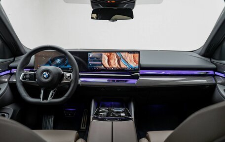 BMW 5 серия, 2025 год, 8 900 000 рублей, 14 фотография