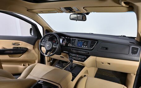 KIA Carnival III, 2018 год, 2 499 000 рублей, 7 фотография