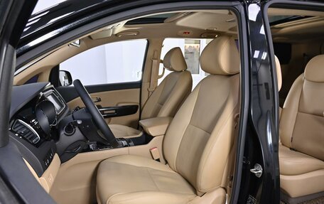 KIA Carnival III, 2018 год, 2 499 000 рублей, 14 фотография