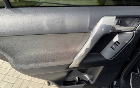 Toyota Land Cruiser Prado 150 рестайлинг 2, 2020 год, 4 300 000 рублей, 10 фотография