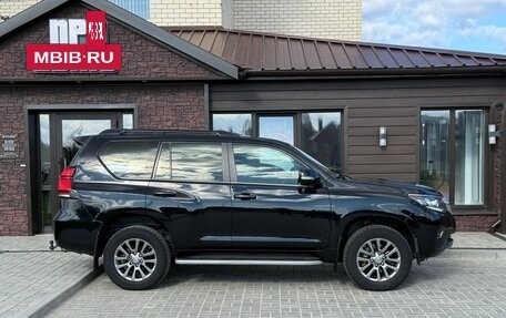 Toyota Land Cruiser Prado 150 рестайлинг 2, 2020 год, 4 300 000 рублей, 3 фотография