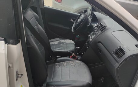 Volkswagen Polo VI (EU Market), 2010 год, 550 000 рублей, 2 фотография