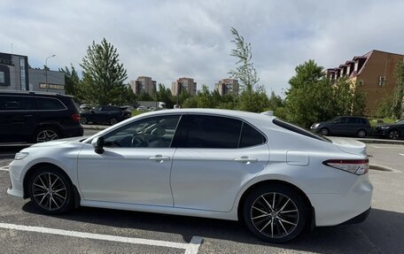 Toyota Camry, 2021 год, 3 150 000 рублей, 2 фотография
