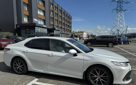 Toyota Camry, 2021 год, 3 150 000 рублей, 6 фотография