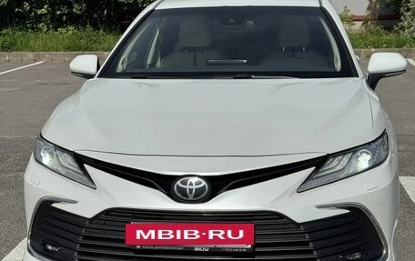 Toyota Camry, 2021 год, 3 150 000 рублей, 5 фотография