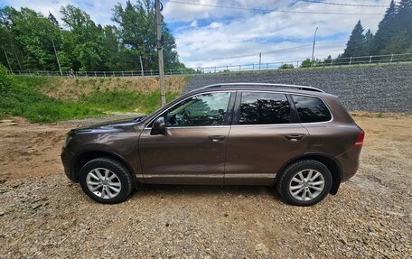 Volkswagen Touareg III, 2011 год, 1 900 000 рублей, 4 фотография